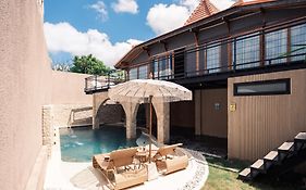Joglo Adore, 3-Br Villa, Private Pool